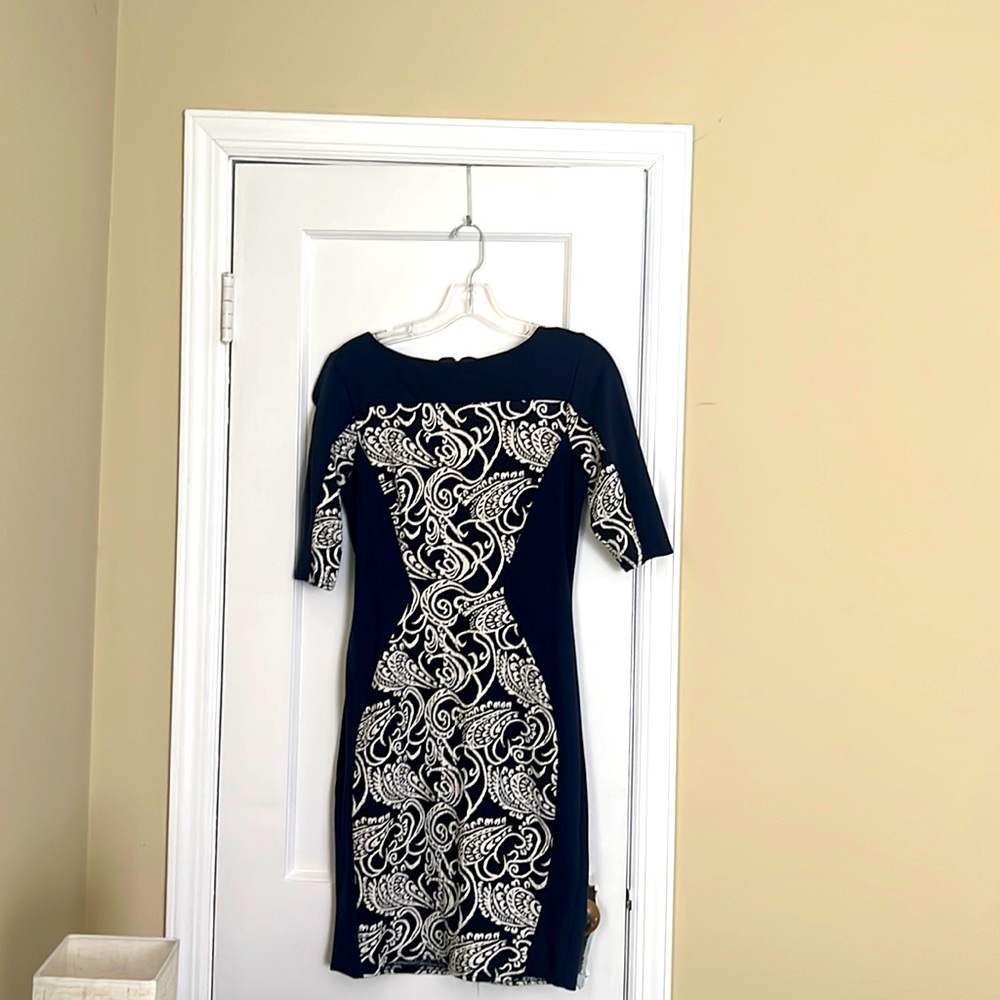 Chrome color , “Closet brand” dress, size L, with perfect shapes distinguished